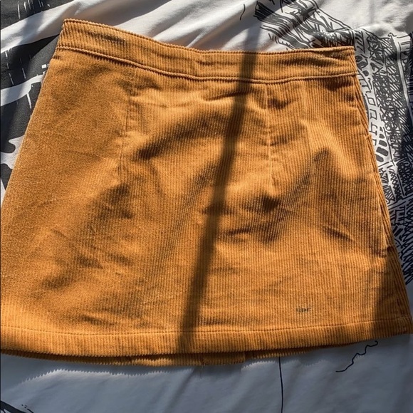 mustard yellow skirt - Picture 2 of 6